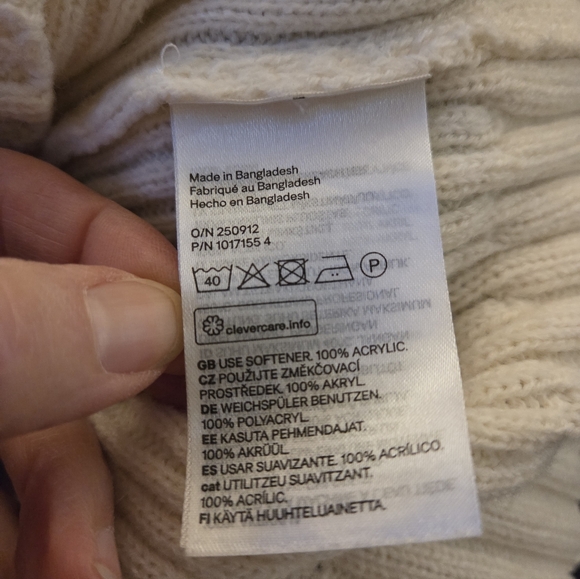 Divided H&M Sweater - Picture 7 of 9